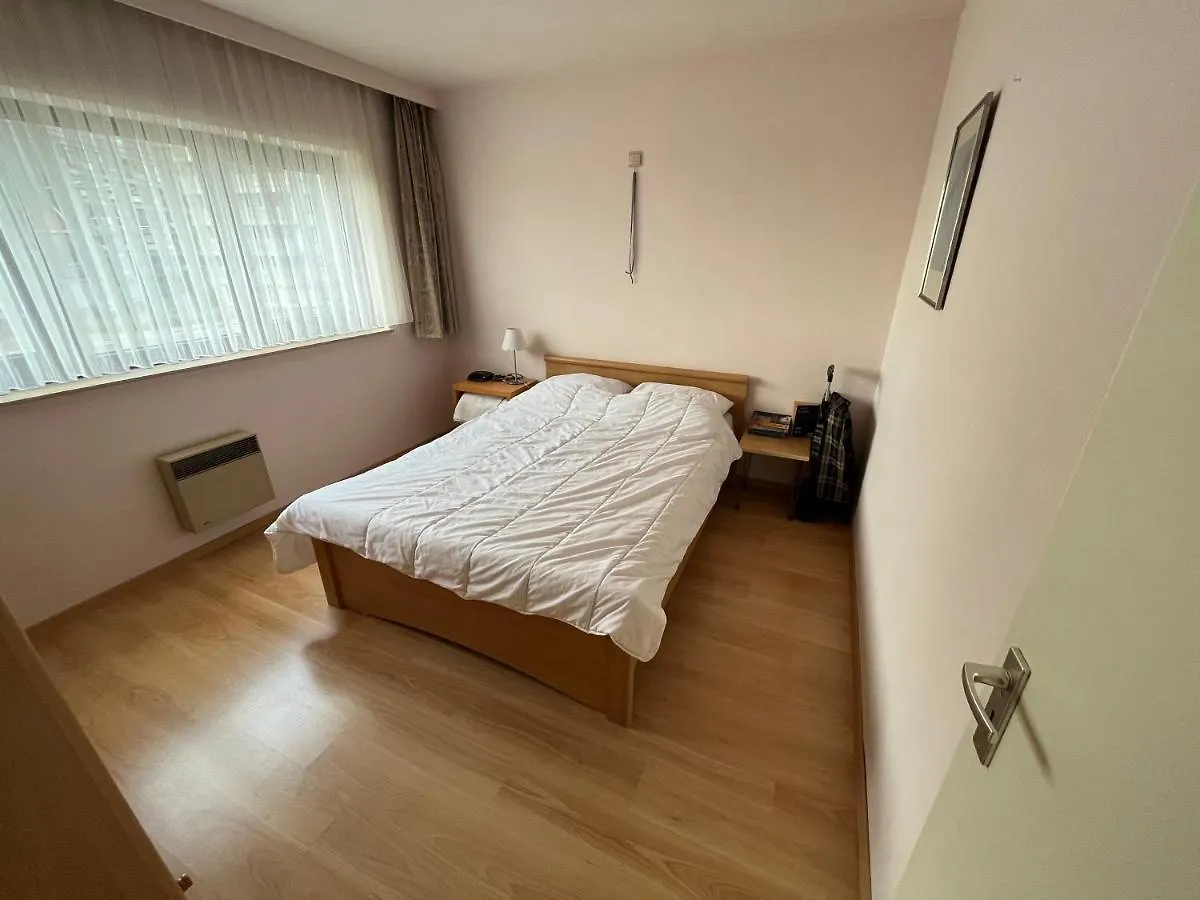 Frontaal zeezicht in appartement de Strandjutter Oostende 0*,